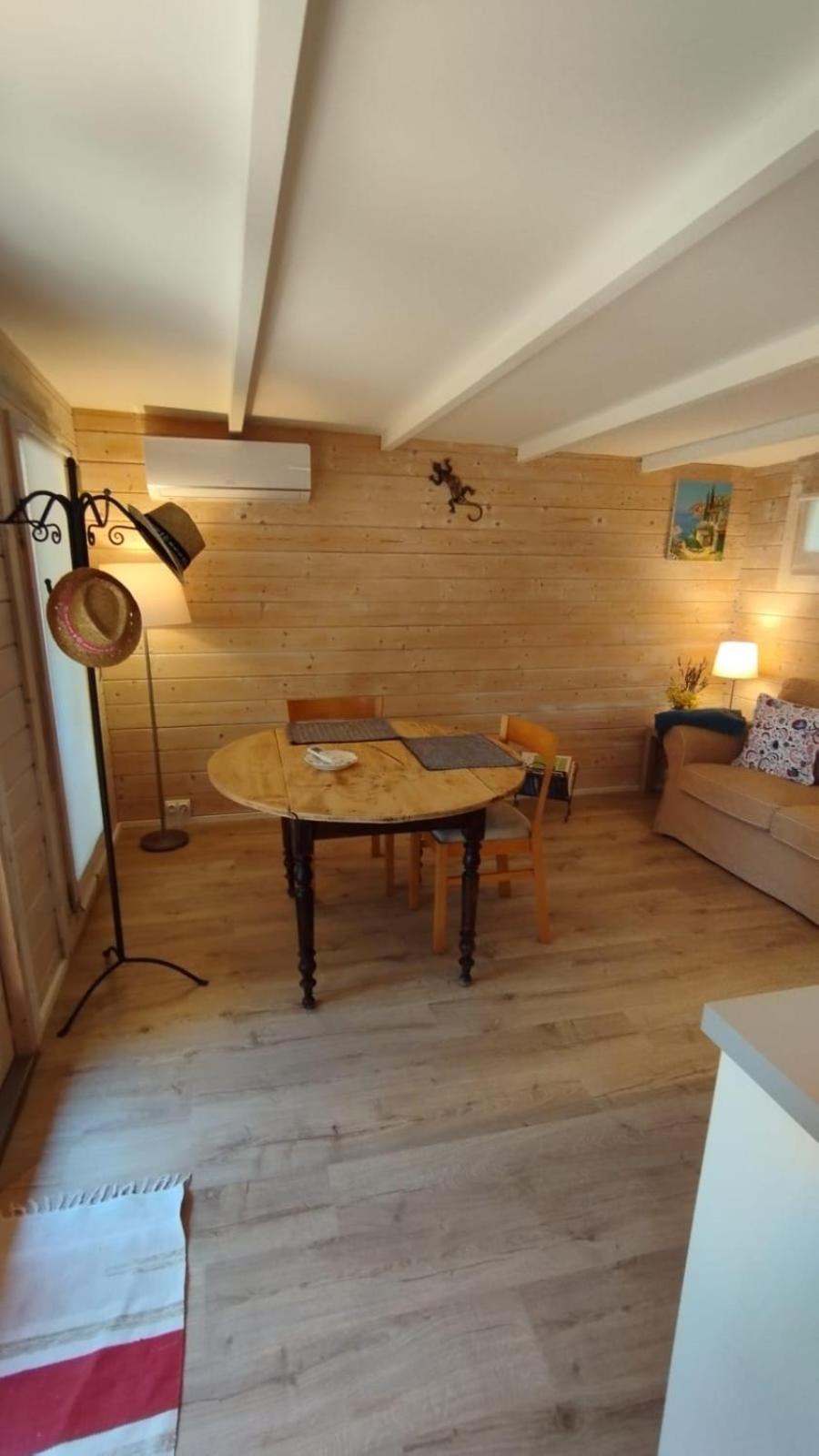 La Bergerie Des Colles Bed & Breakfast Entrecasteaux Luaran gambar