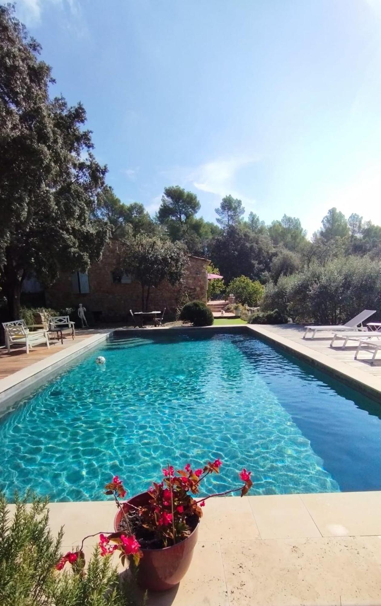 La Bergerie Des Colles Bed & Breakfast Entrecasteaux Luaran gambar